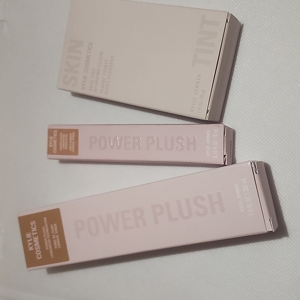 Kylie Cosmetics Power Plush Foundation/Skin Tint - Blushing Elixir and Concealer